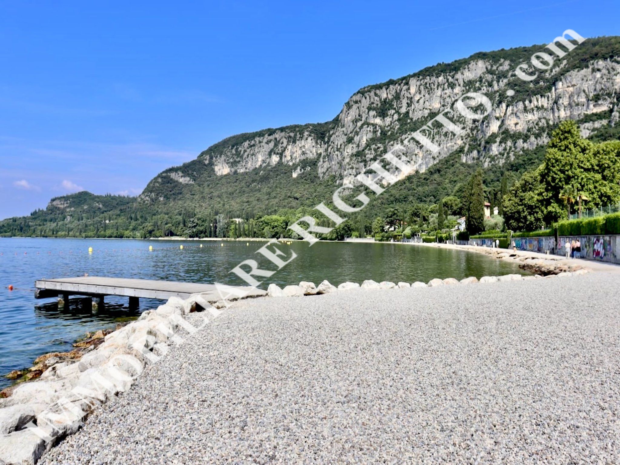 offerta immobile in vendita Luminoso appartamento con parziale VISTA LAGO.