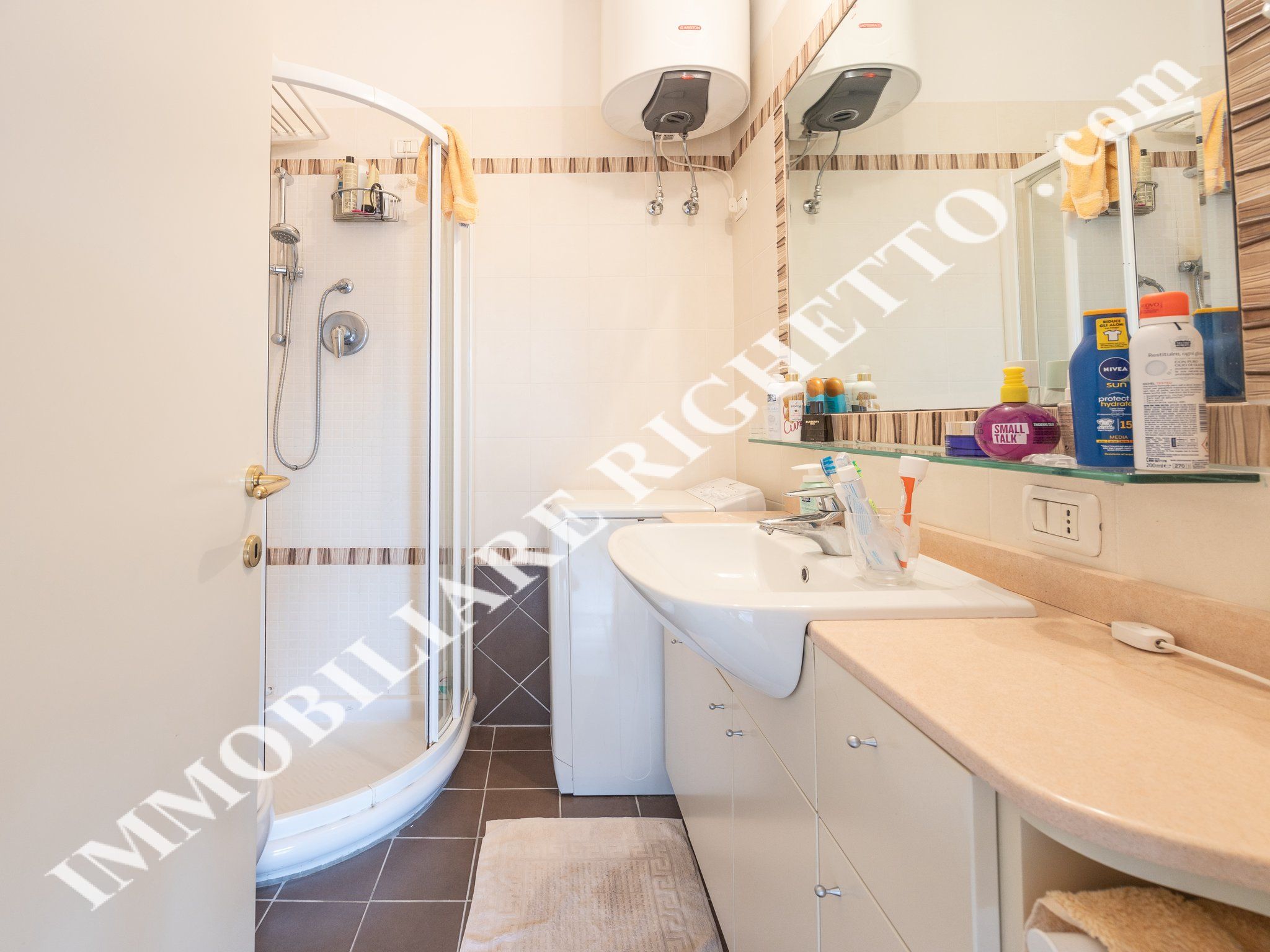 offerta immobile in vendita Luminoso appartamento con parziale VISTA LAGO.