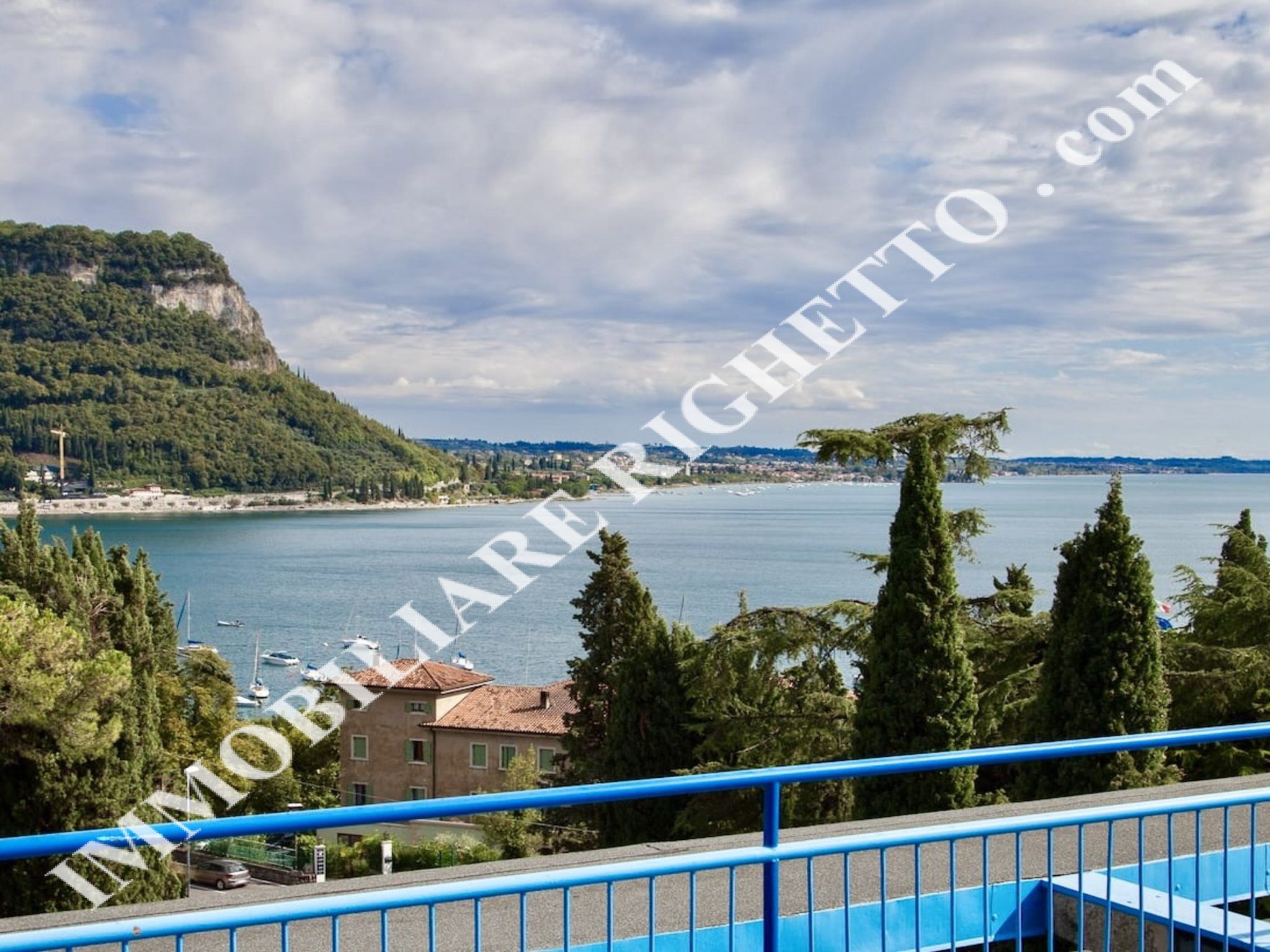 offerta immobile in vendita Luminoso appartamento con parziale VISTA LAGO.