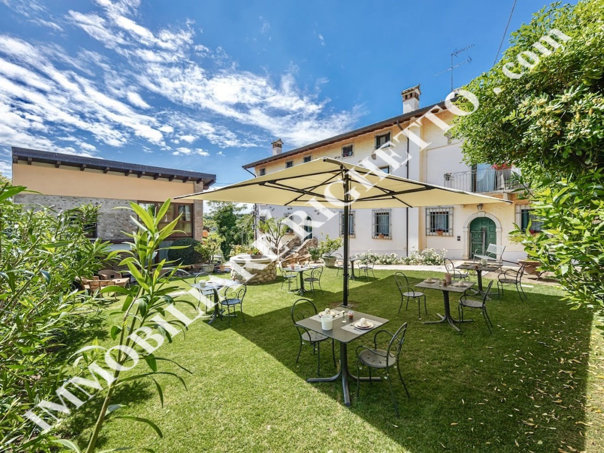 offerta immobile in vendita Splendido rustico con piscina ottimamente ristrutturato.