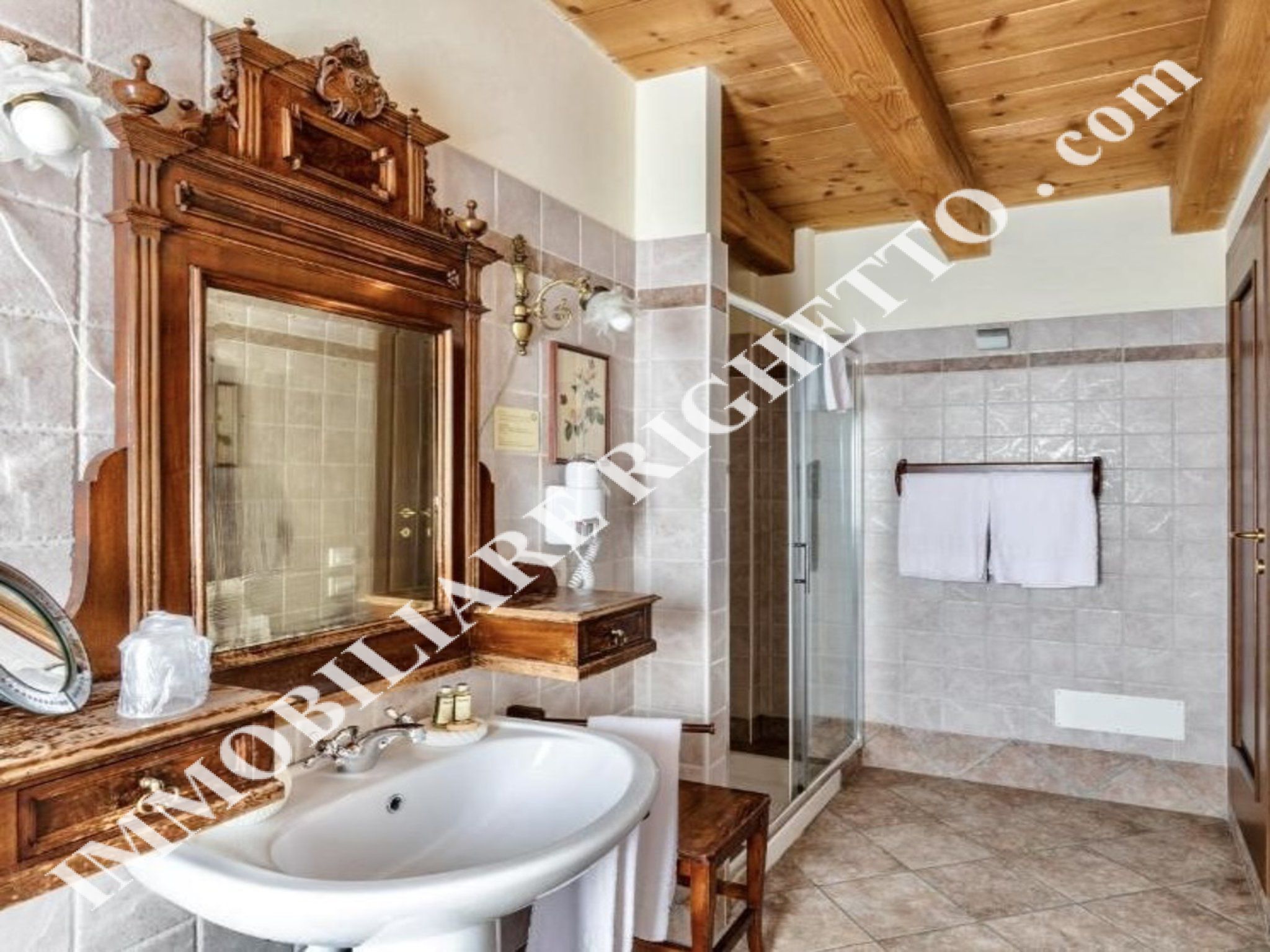offerta immobile in vendita Splendido rustico con piscina ottimamente ristrutturato.