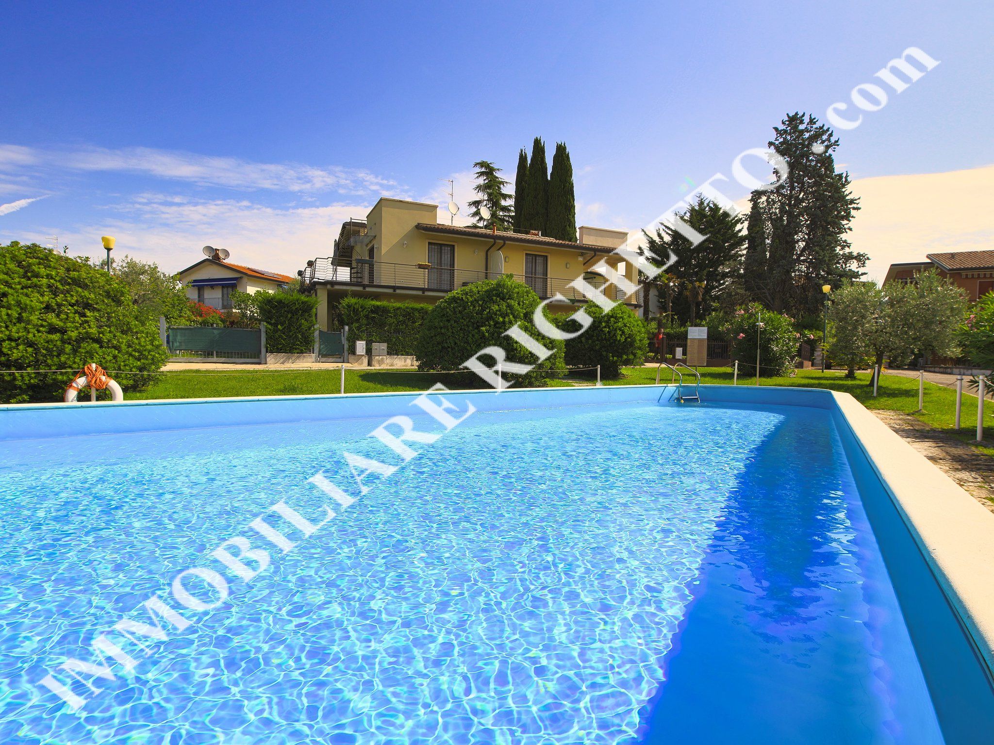 offerta immobile in affitto Recente villa d'angolo a due passi dal centro e dal Lago