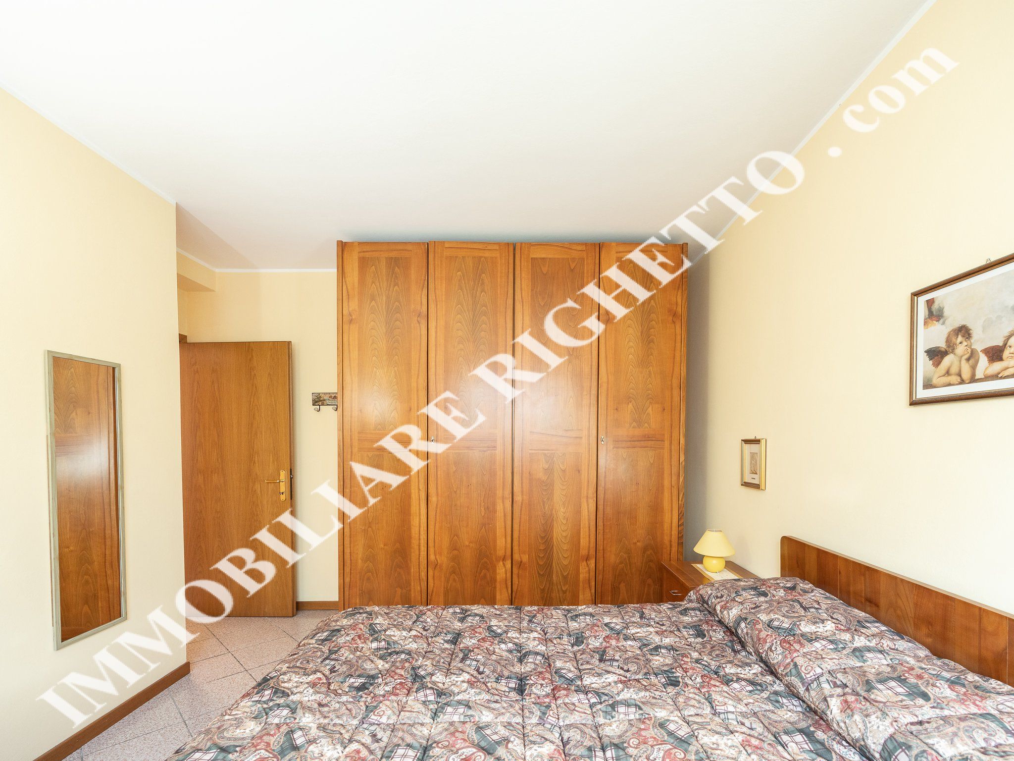 offerta immobile in vendita Ampio appartamento con grande terrazzo coperto.