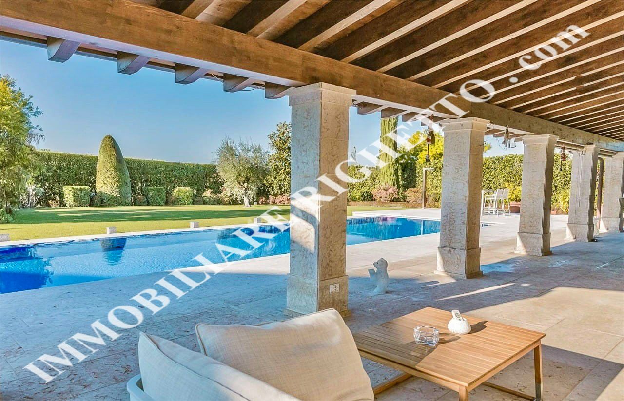 offerta immobile in vendita Villa di Lusso a due passi dal Lago.