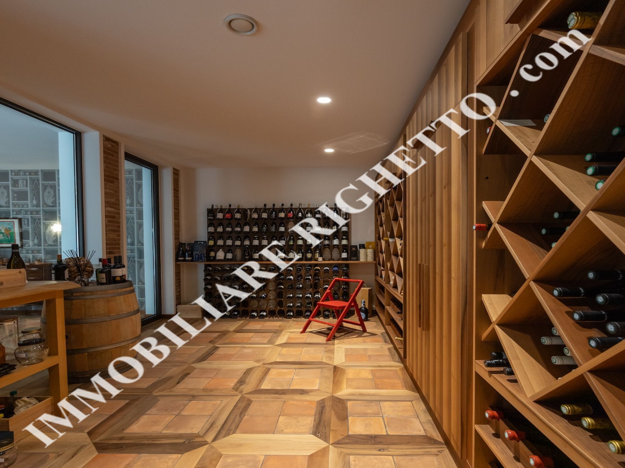 offerta immobile in vendita Splendida villa con piscina, a due passi dal Lago.